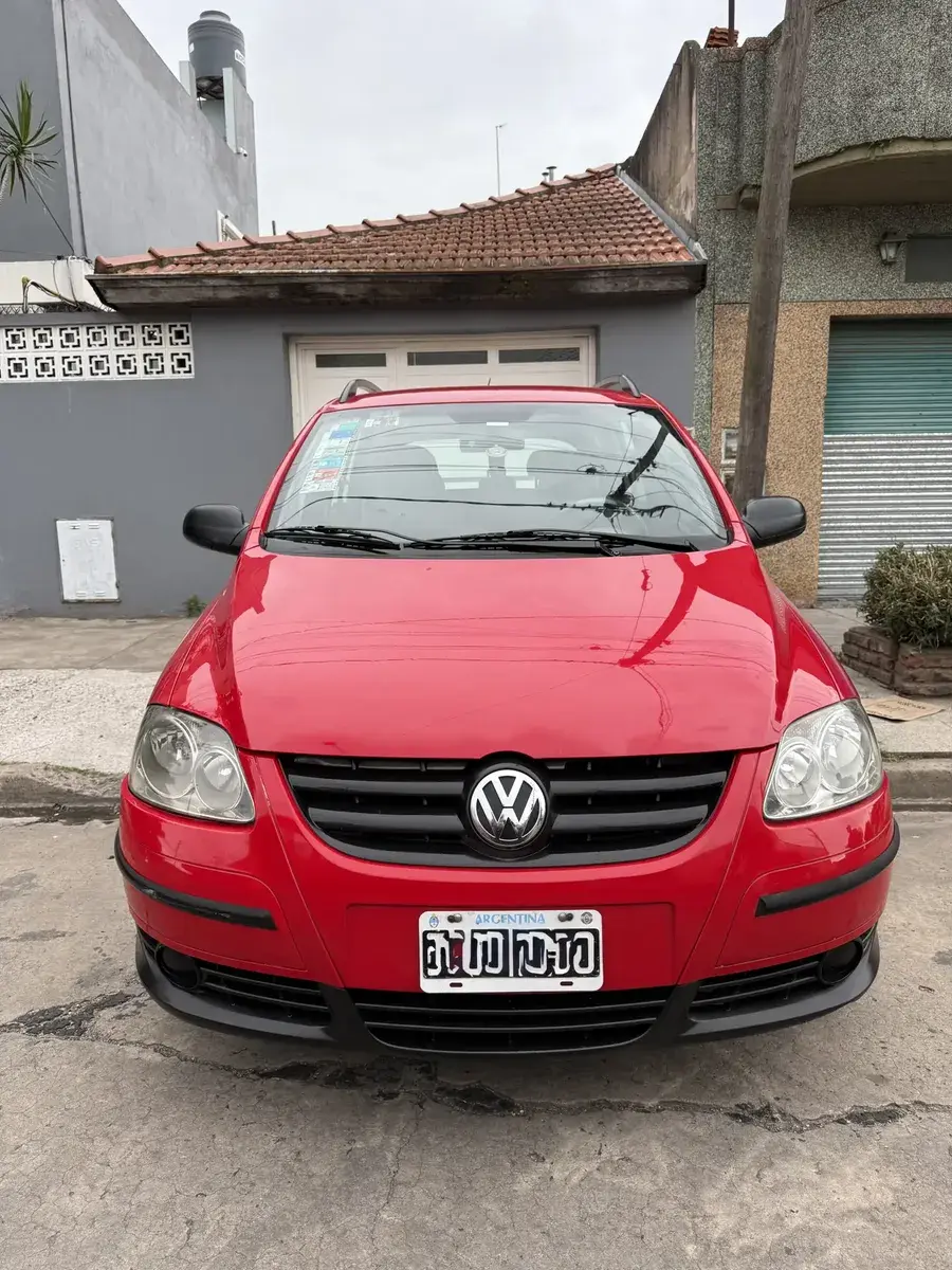 Volkswagen Suran 1.9 Sdi Comfortline 90A 2010 - foto 1