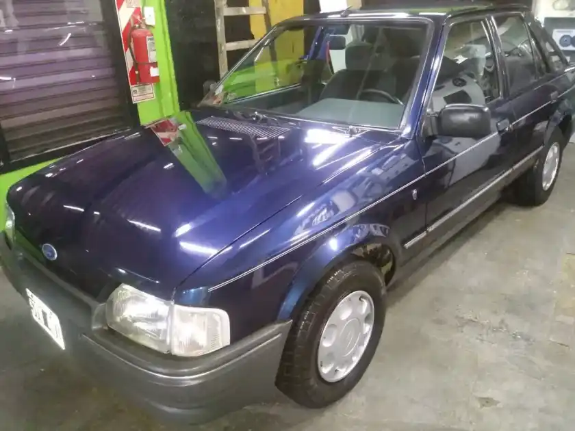 Ford Escort 1.6 Ghia Sx 1993 - foto 2