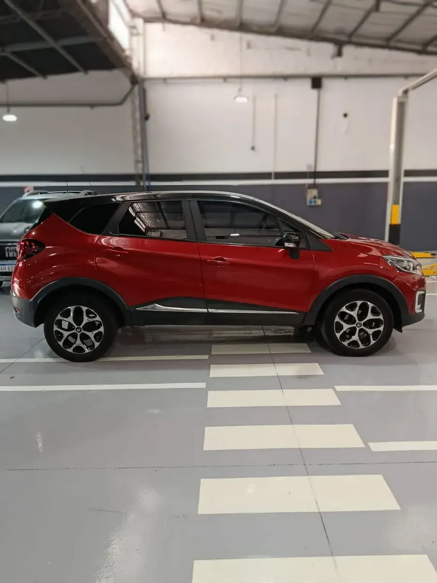 Renault Captur 2.0 Intens Automática 2018 - foto 2