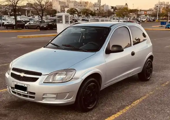 Chevrolet Celta 2011 - foto 1