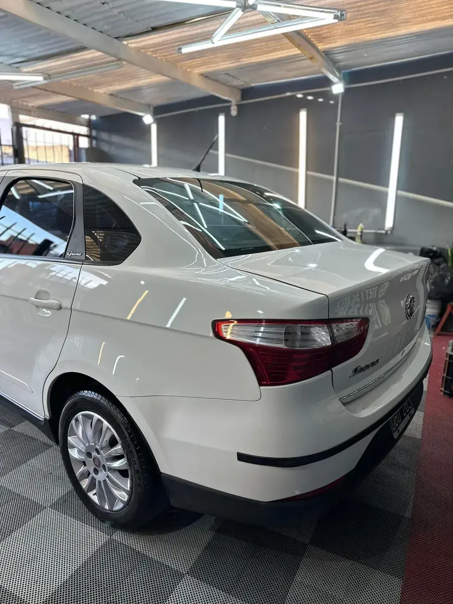 Fiat Grand Siena 1.4 Attractive 87Cv 2014 - foto 4