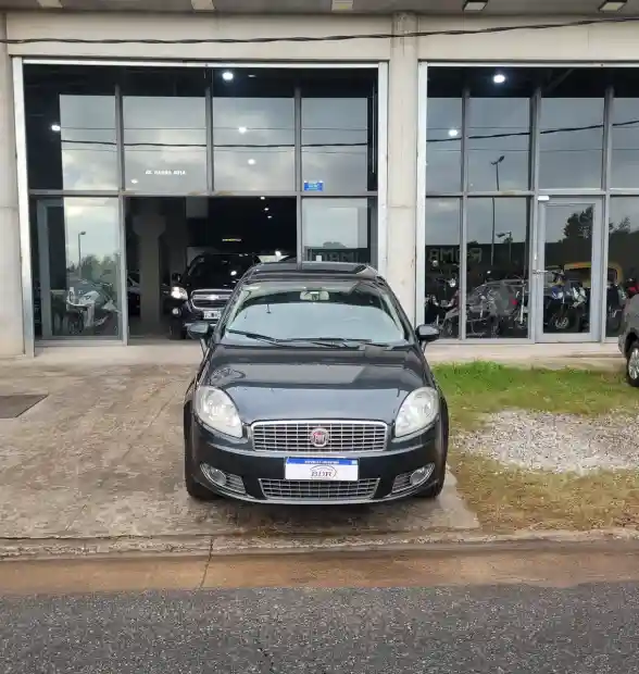 Fiat Linea 1.8 Absolute 130Cv Dualogic 2011 - foto 2