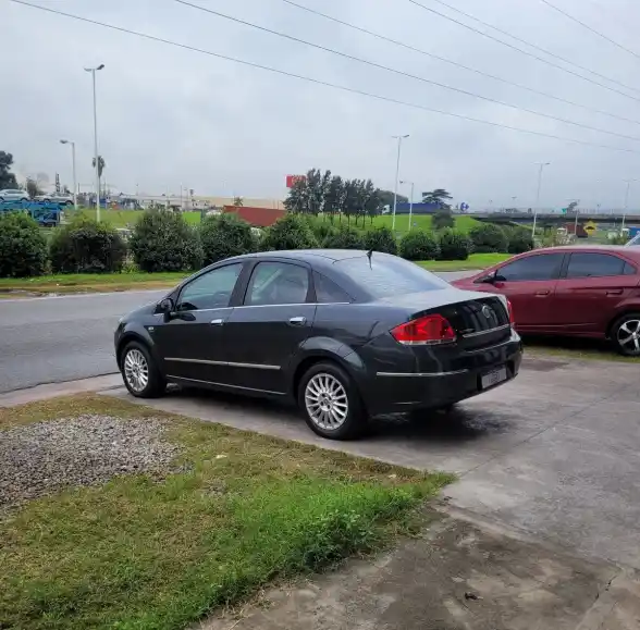 Fiat Linea 1.8 Absolute 130Cv Dualogic 2011 - foto 4