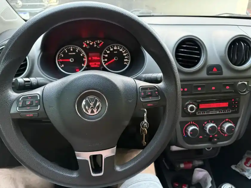 Volkswagen Voyage 1.6 Highline 101Cv 2011 - foto 2