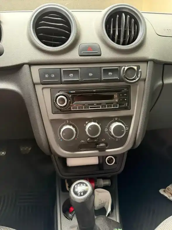 Volkswagen Voyage 1.6 Highline 101Cv 2011 - foto 5