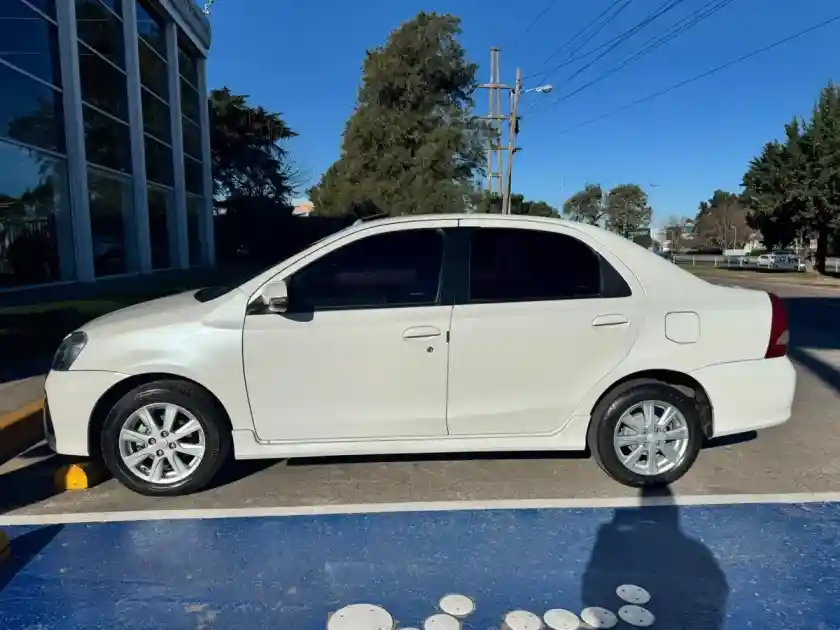 Toyota Etios 1.5 Sedan Xls At 2018 - foto 2