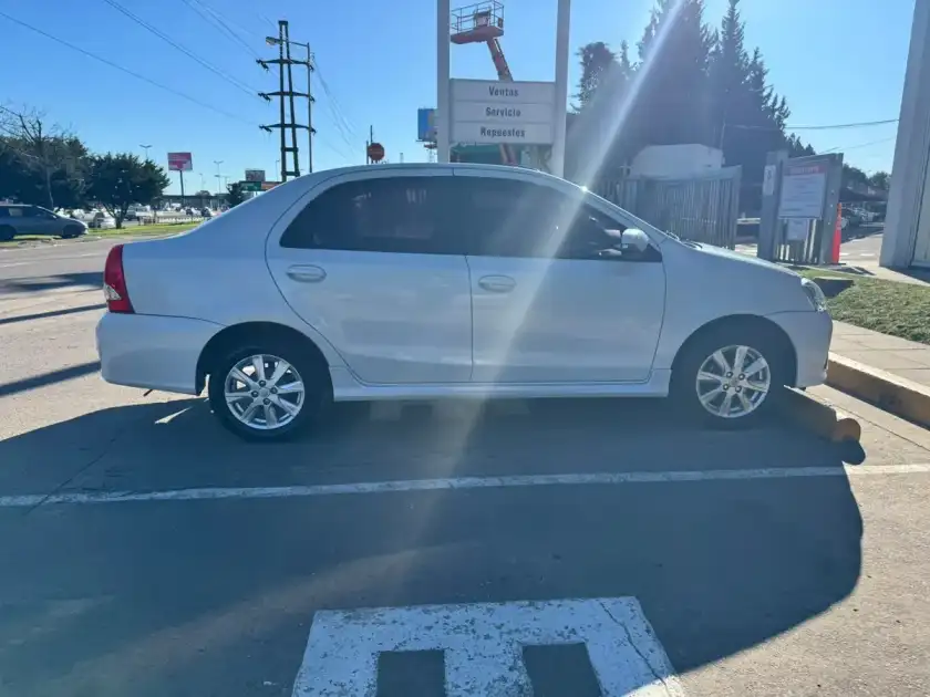 Toyota Etios 1.5 Sedan Xls At 2018 - foto 3