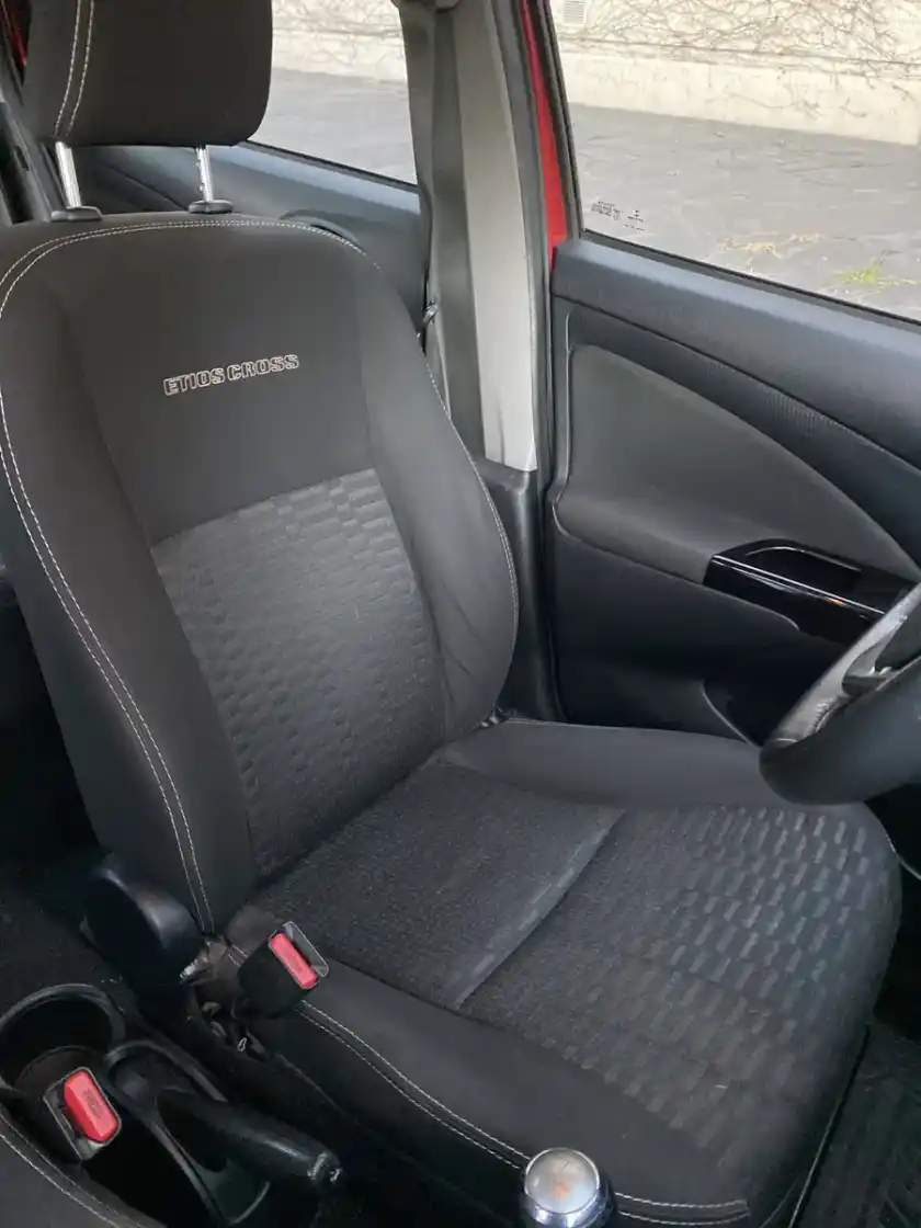 Toyota Etios Cross 1.5 Mt 105Cv L16 2016 - foto 5