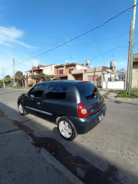 Renault Clio 1.2 Authentique Aa Da 2006 - foto 4