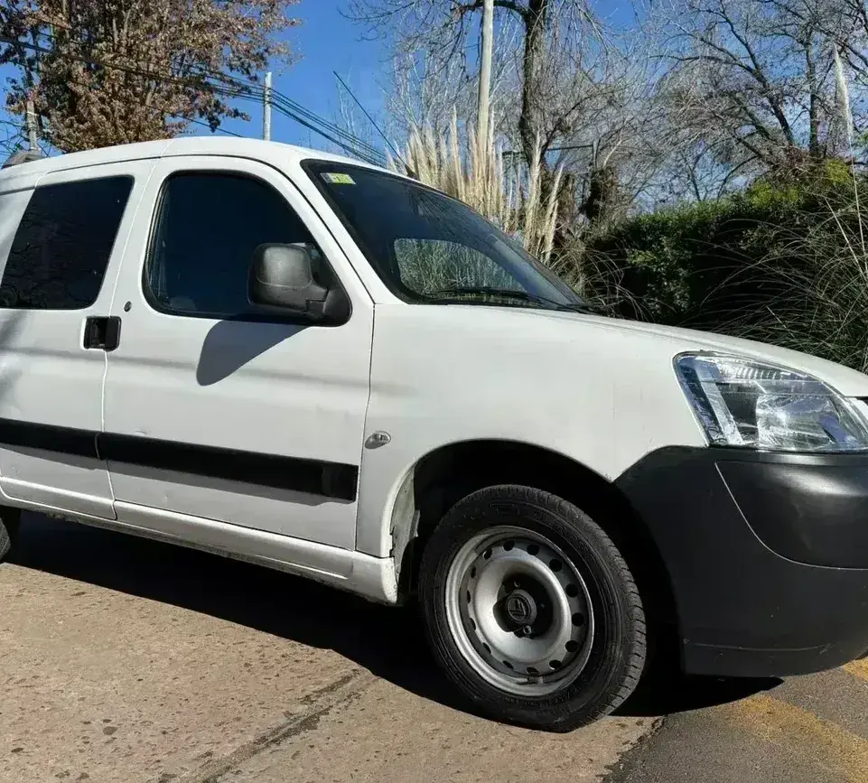 Citroën Berlingo Furgon 1.6 Hdi 92 Bussines Mixto 2017 - foto 1