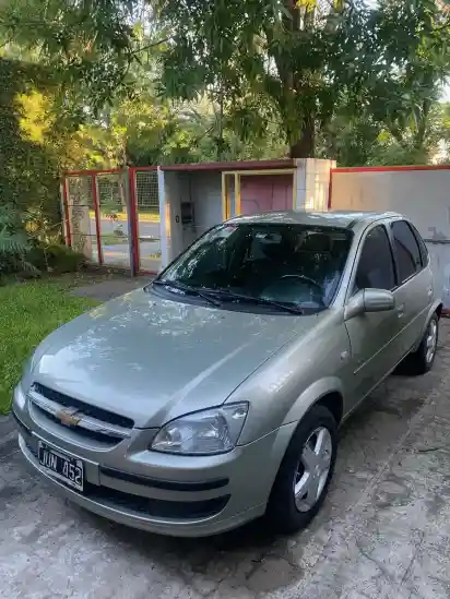 Chevrolet Classic 2011 - foto 1