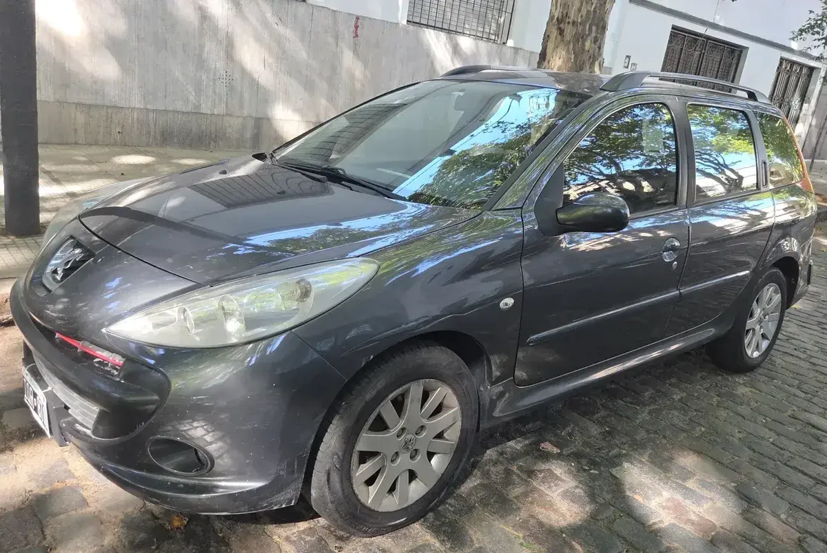Peugeot 207 1.6 Sw Xt 2010 - foto 1