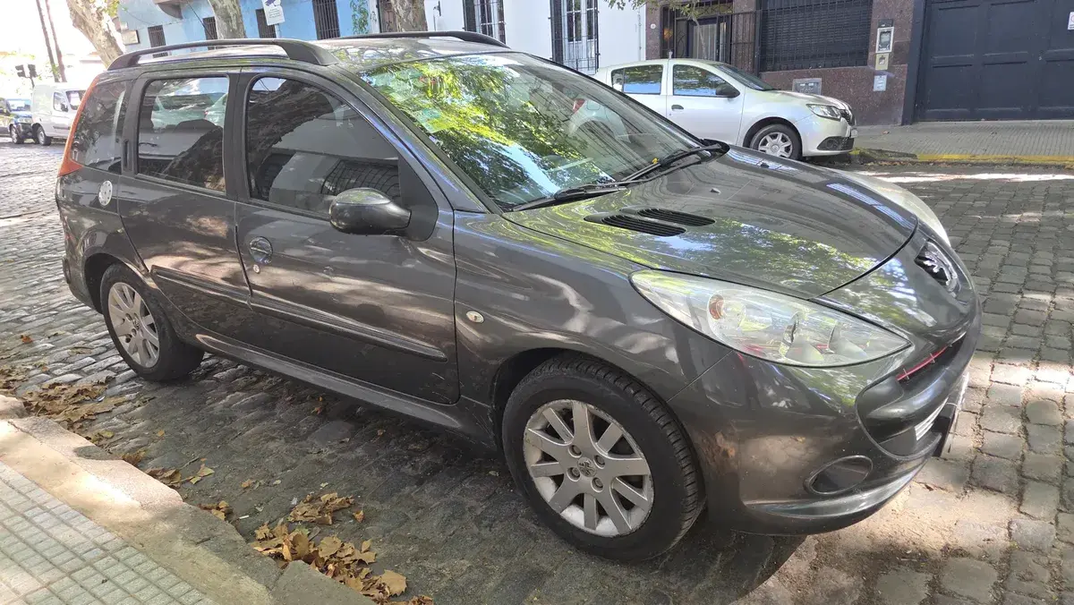 Peugeot 207 1.6 Sw Xt 2010 - foto 2