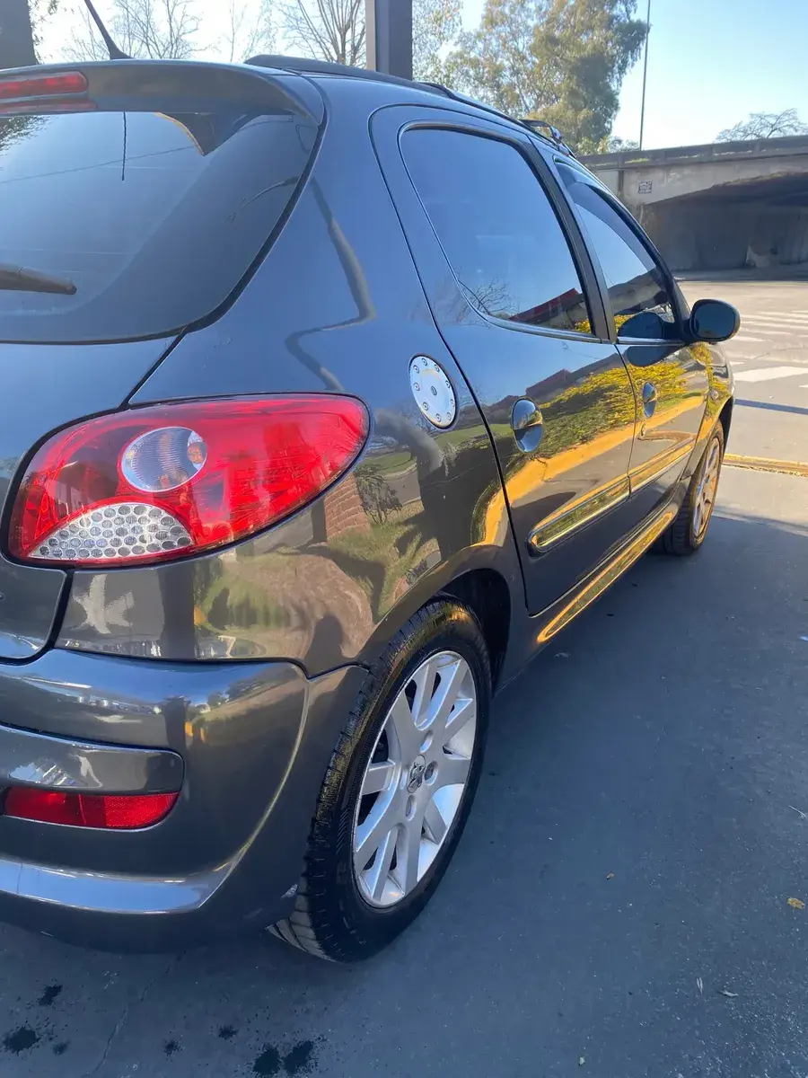 Peugeot 207 1.6 Sedan Feline 106Cv 2013 - foto 4