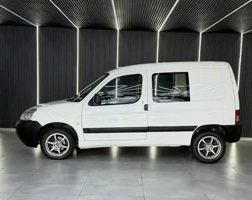 Citroën Berlingo Furgon 1.6 Bussines Hdi 92Cv Am54 2015 - foto 4