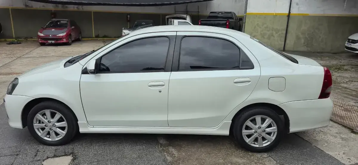 Toyota Etios 1.5 Sedan Xls L18 2018 - foto 4