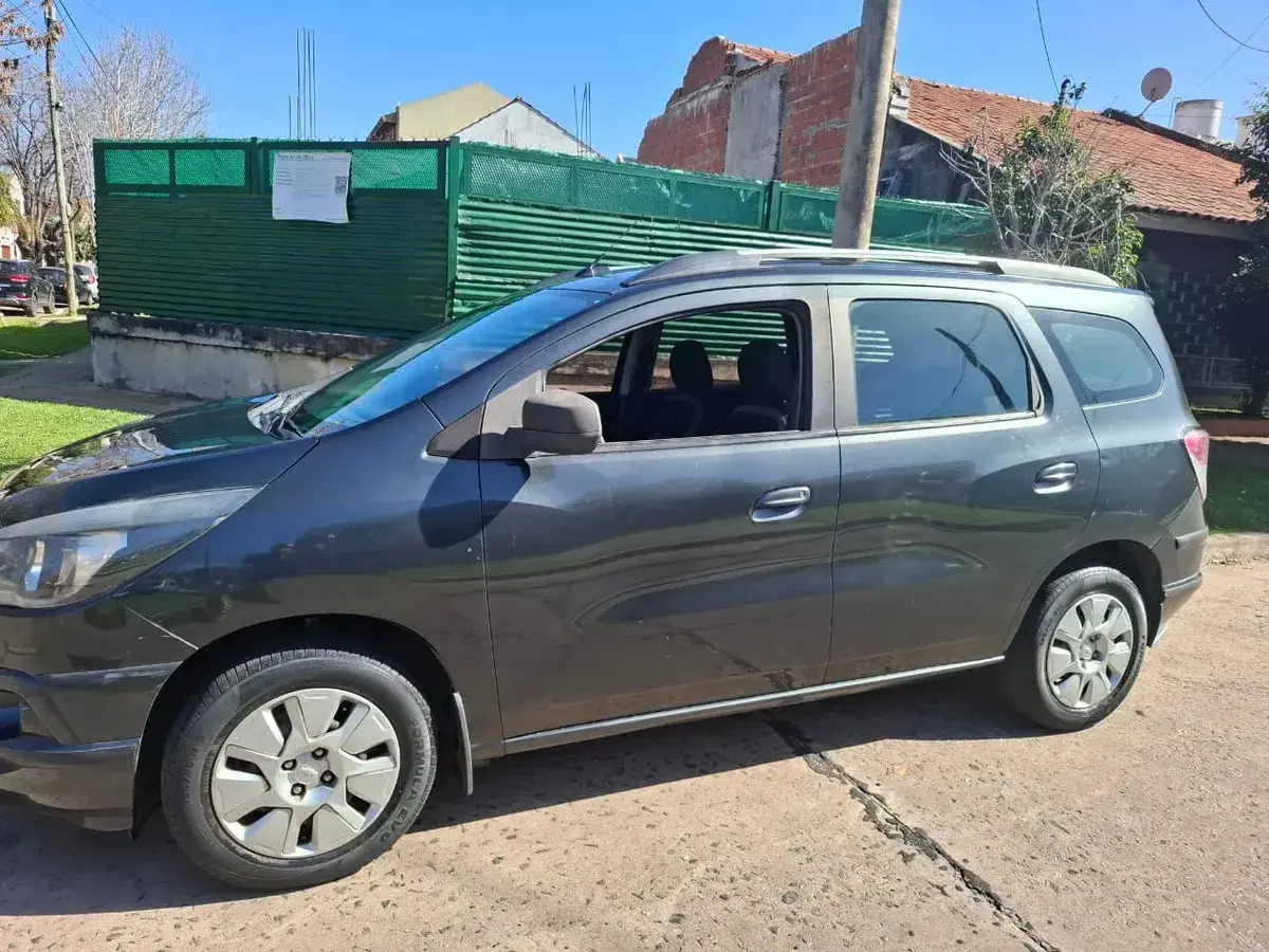 Chevrolet Spin 1.8 Lt 5As 105Cv 2017 - foto 2