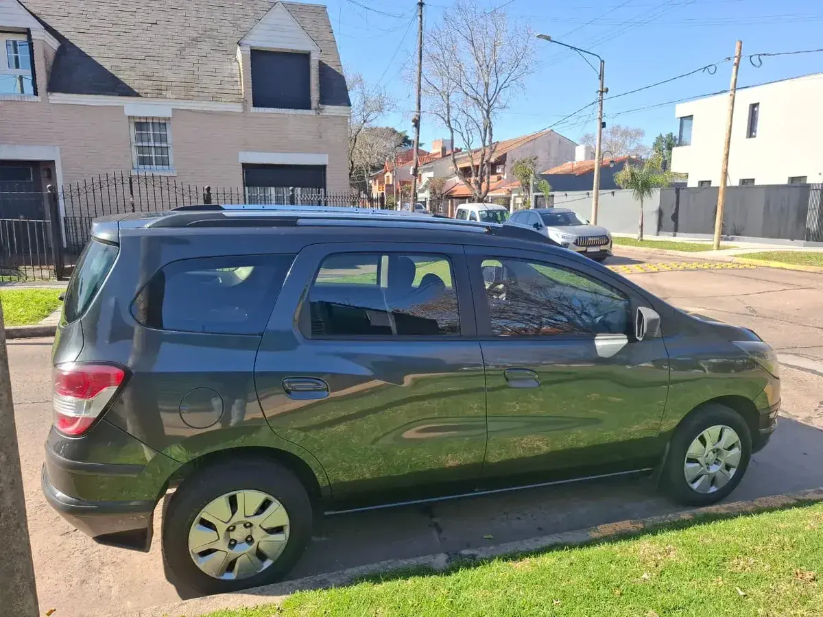 Chevrolet Spin 1.8 Lt 5As 105Cv 2017 - foto 3