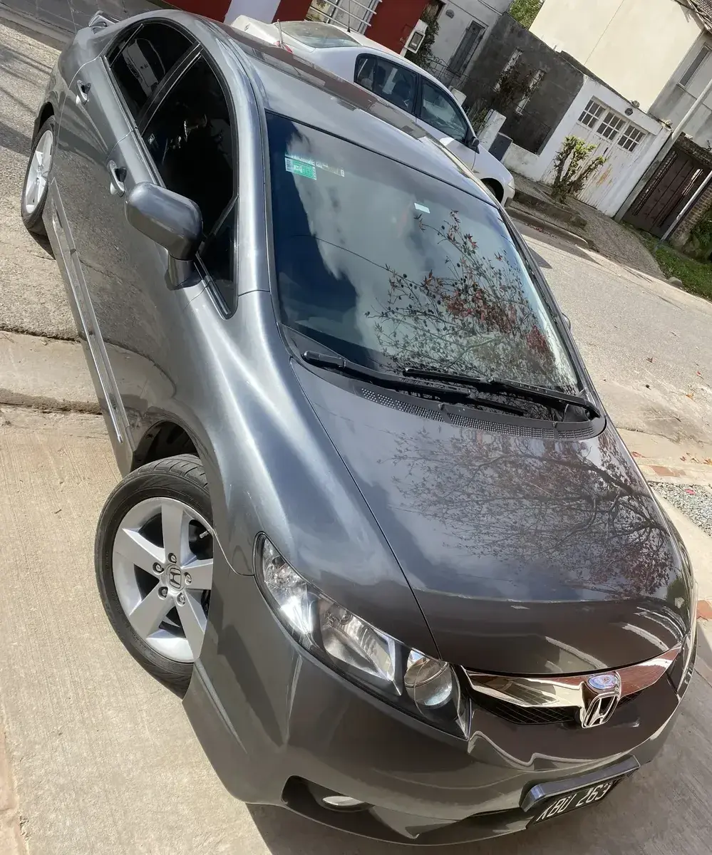 Honda Civic 1.8 Lxs Mt 2011 - foto 1