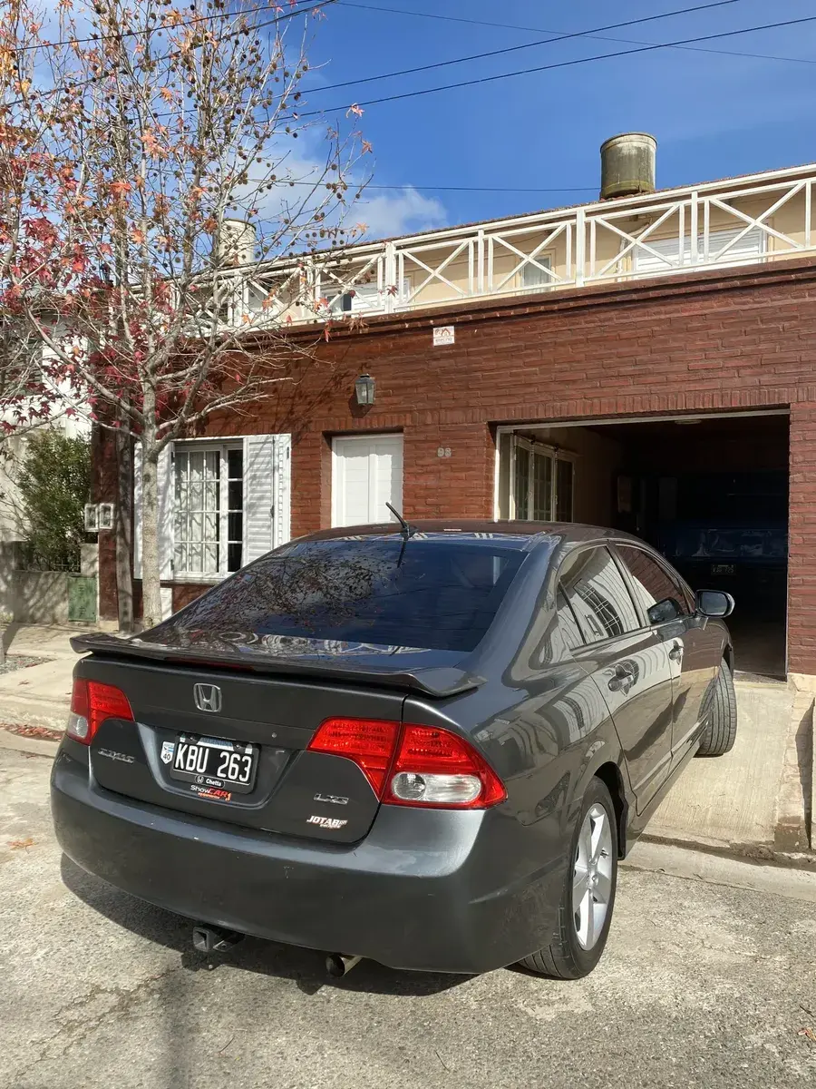 Honda Civic 1.8 Lxs Mt 2011 - foto 2