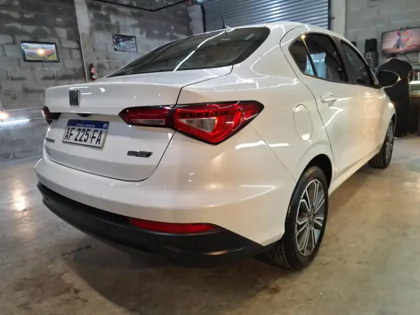 Fiat Cronos 1.8 16V Precision 2022 - foto 3