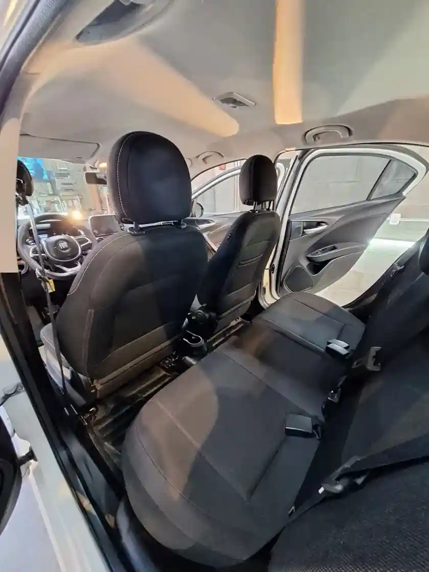 Fiat Cronos 1.8 16V Precision 2022 - foto 5