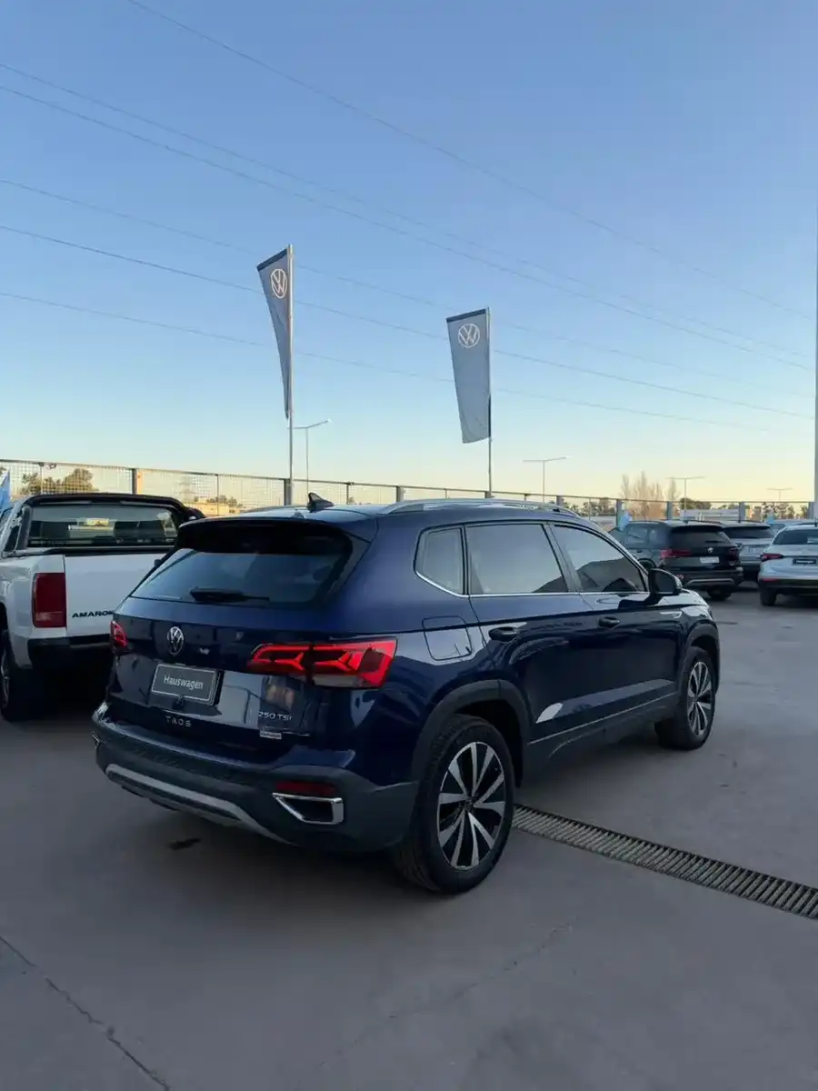 Volkswagen Taos 1.4 250 Tsi Highline 2023 - foto 5