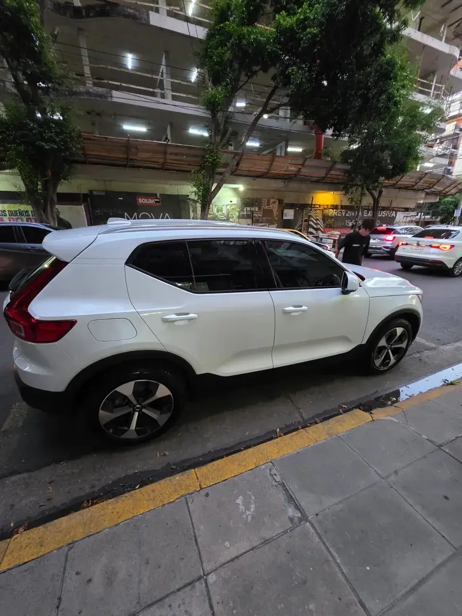 Volvo Xc40 2.0 Mhev B4 Plus Fwd 2024 - foto 3