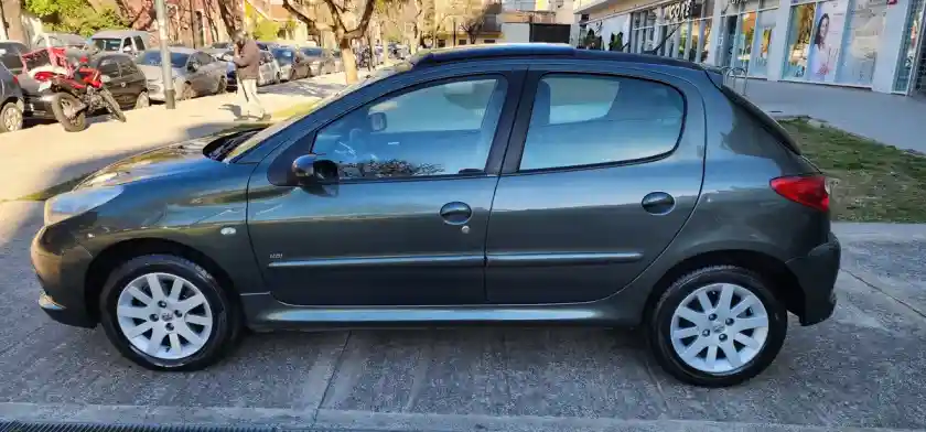 Peugeot 207 2.0 Hdi Xt Compact 2010 - foto 2