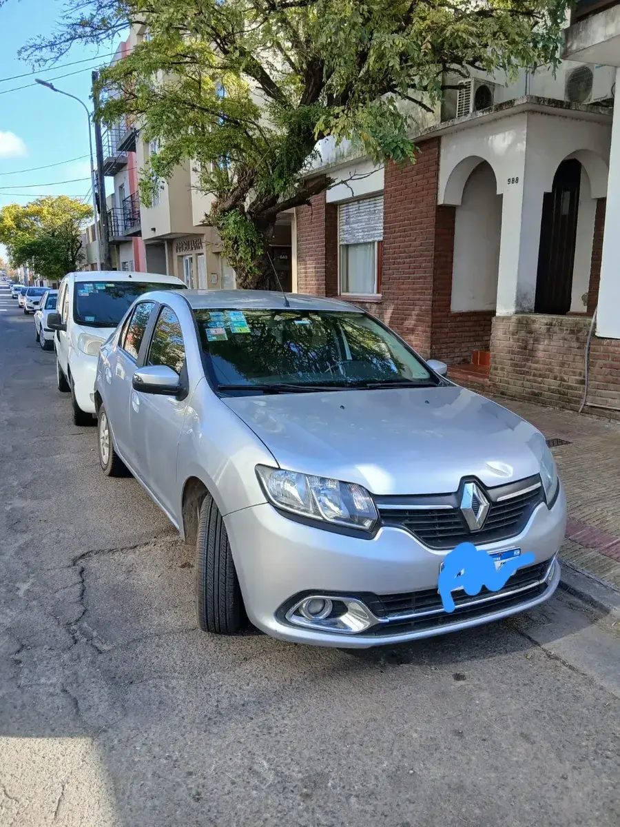 Renault Logan 1.6 Privilege Plus 105Cv 0 - foto 2