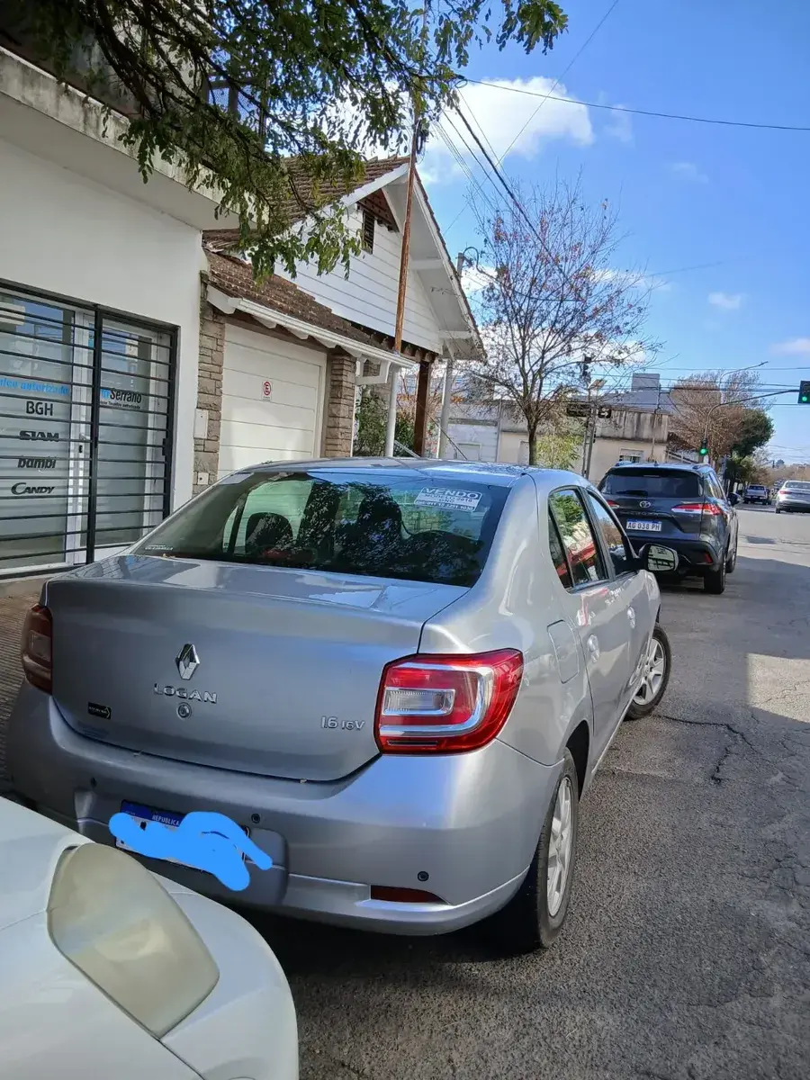 Renault Logan 1.6 Privilege Plus 105Cv 0 - foto 4