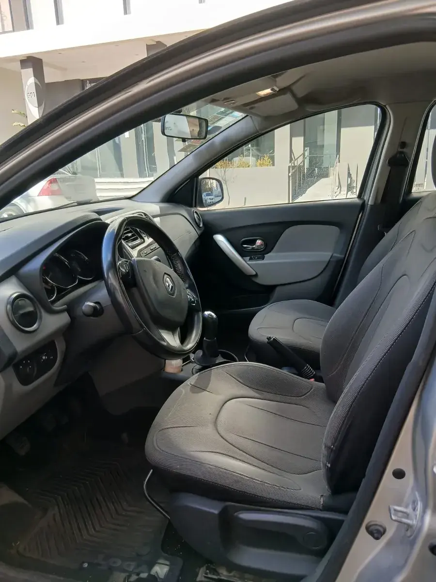 Renault Logan 1.6 Privilege Plus 105Cv 0 - foto 5