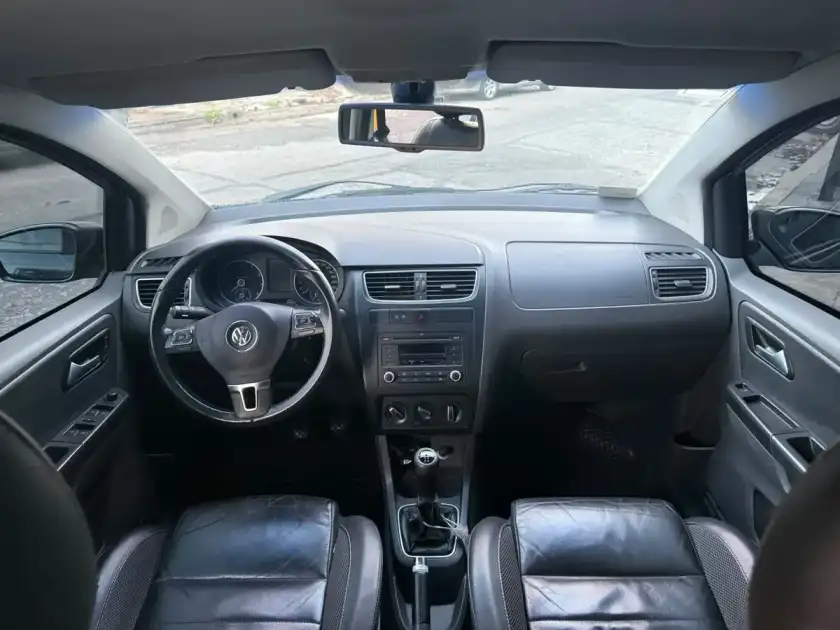 Volkswagen Suran 1.6 Imotion Highline 11D Cuero 2011 - foto 4