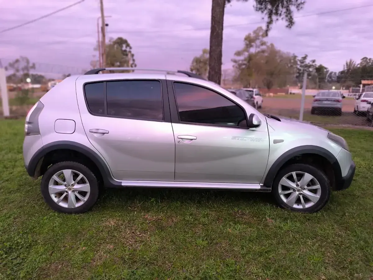 Renault Sandero Stepway 1.6 Authentique 105Cv 2013 - foto 3