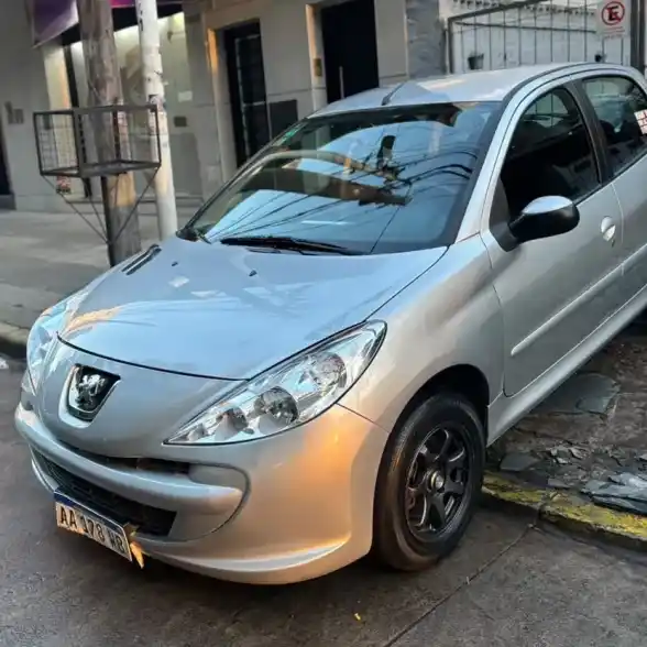 Peugeot 207 2016 - foto 1