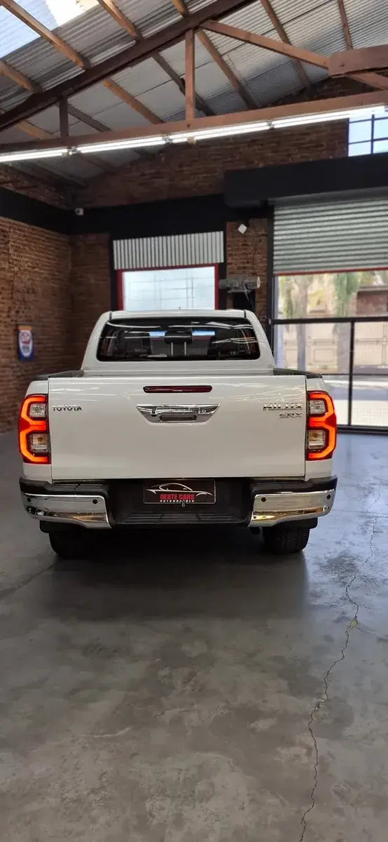Toyota Hilux Pick-Up 2.8 Cd Srx 177Cv 4X4 At 2023 - foto 4