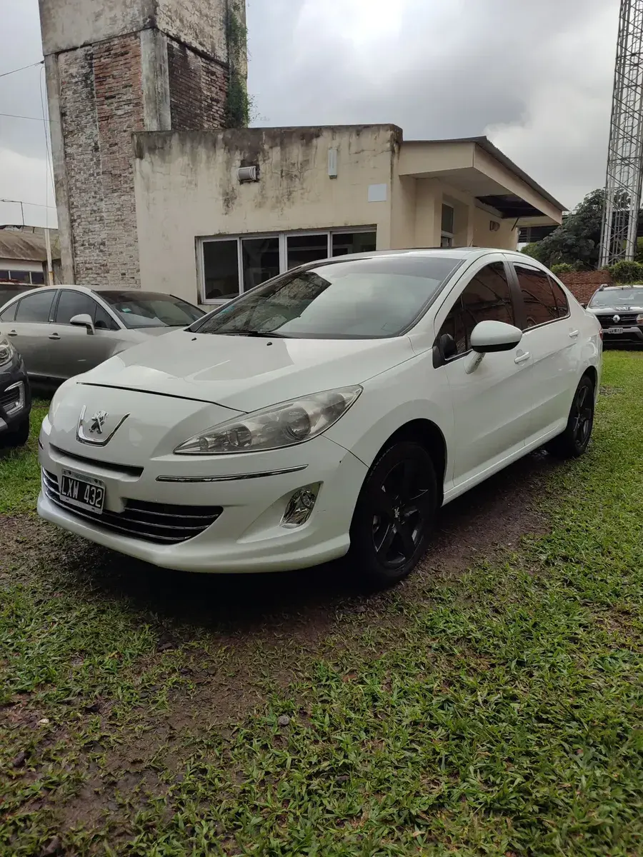 Peugeot 408 2.0 Allure Plus 143Cv 2013 - foto 2