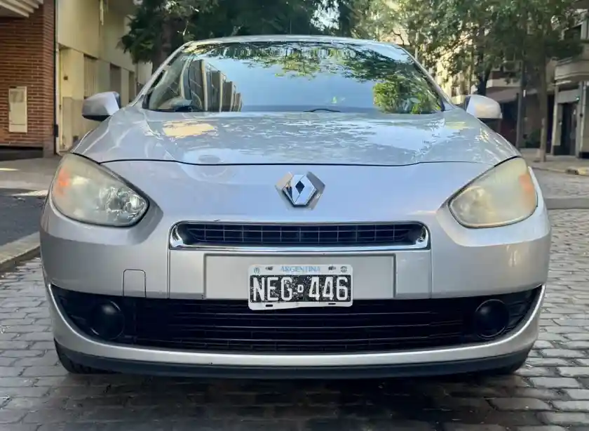 Renault Fluence 1.6 Confort Plus 110Cv 2013 - foto 2