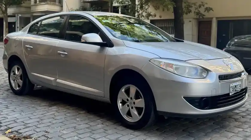 Renault Fluence 1.6 Confort Plus 110Cv 2013 - foto 3