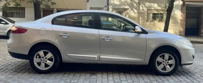 Renault Fluence 1.6 Confort Plus 110Cv 2013 - foto 4