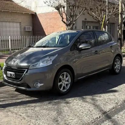Peugeot 208 2014 - foto 1