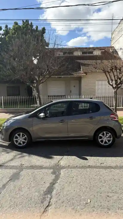 Peugeot 208 1.5 Allure Touchscreen 2014 - foto 2