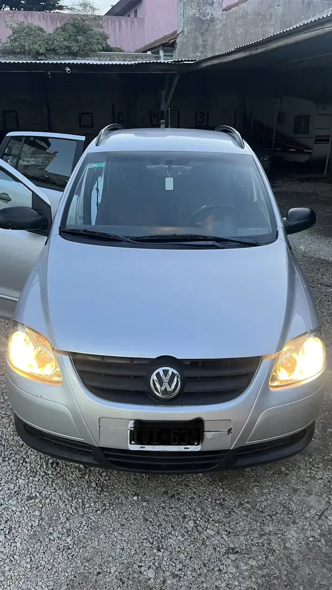 Volkswagen Suran 1.6 I Trendline 90B 2010 - foto 1