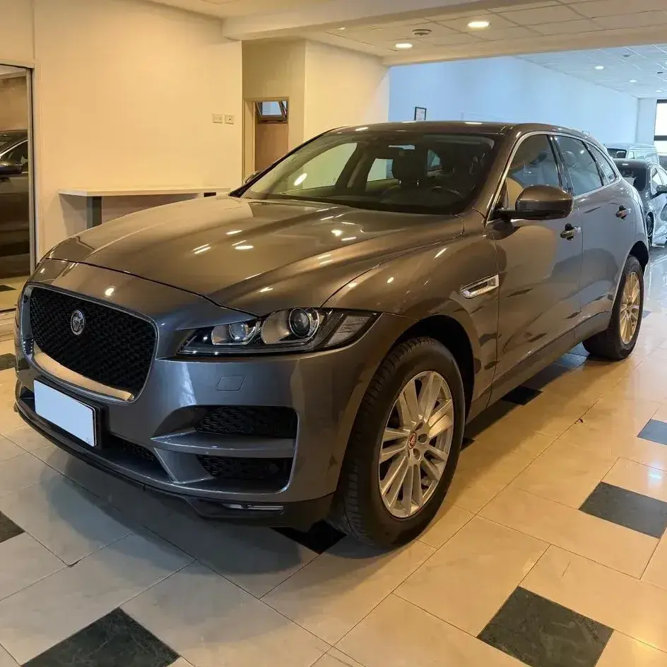 Jaguar F-PACE 2017 - foto 1