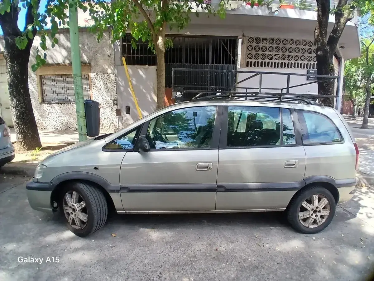 Chevrolet Zafira 2.0 Gls 2010 - foto 2