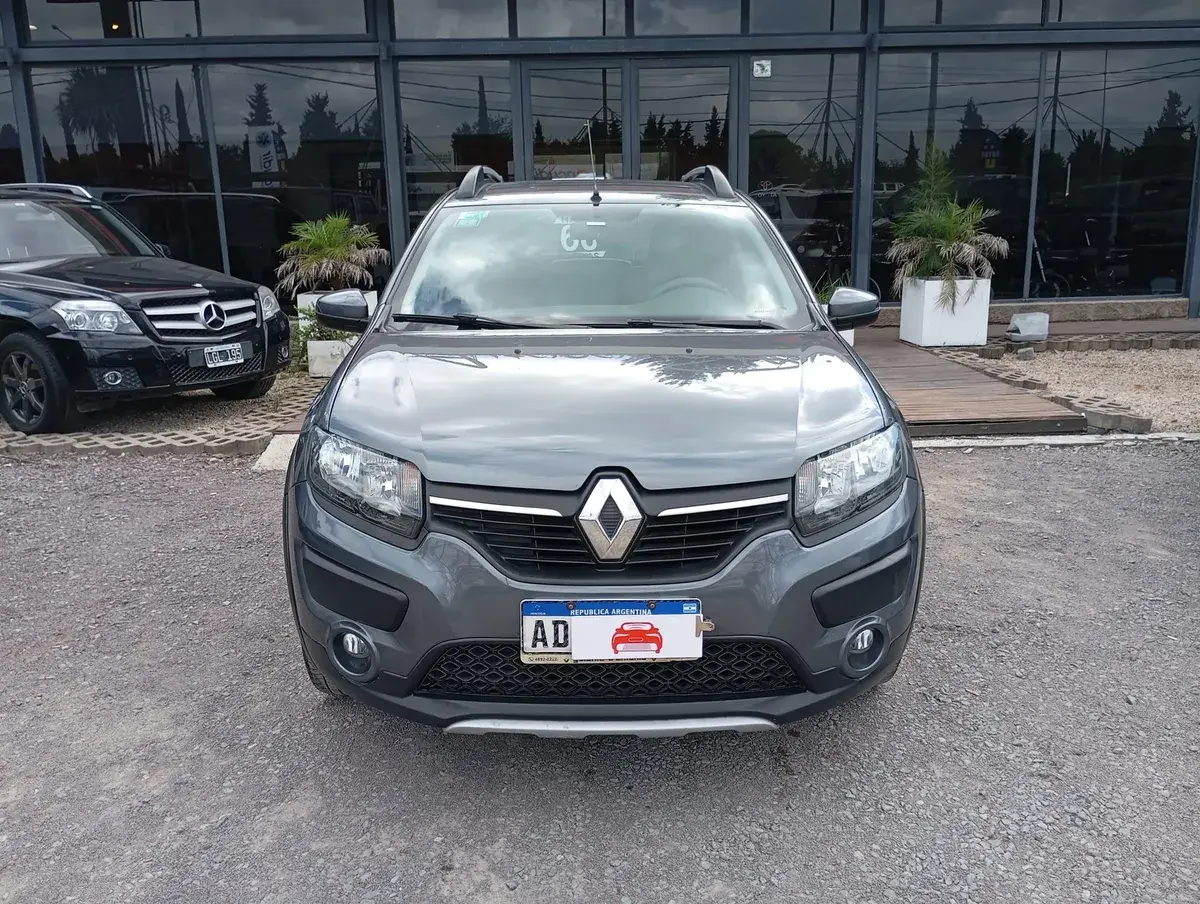 Renault Sandero Stepway 1.6 Expression 105Cv 2018 - foto 2