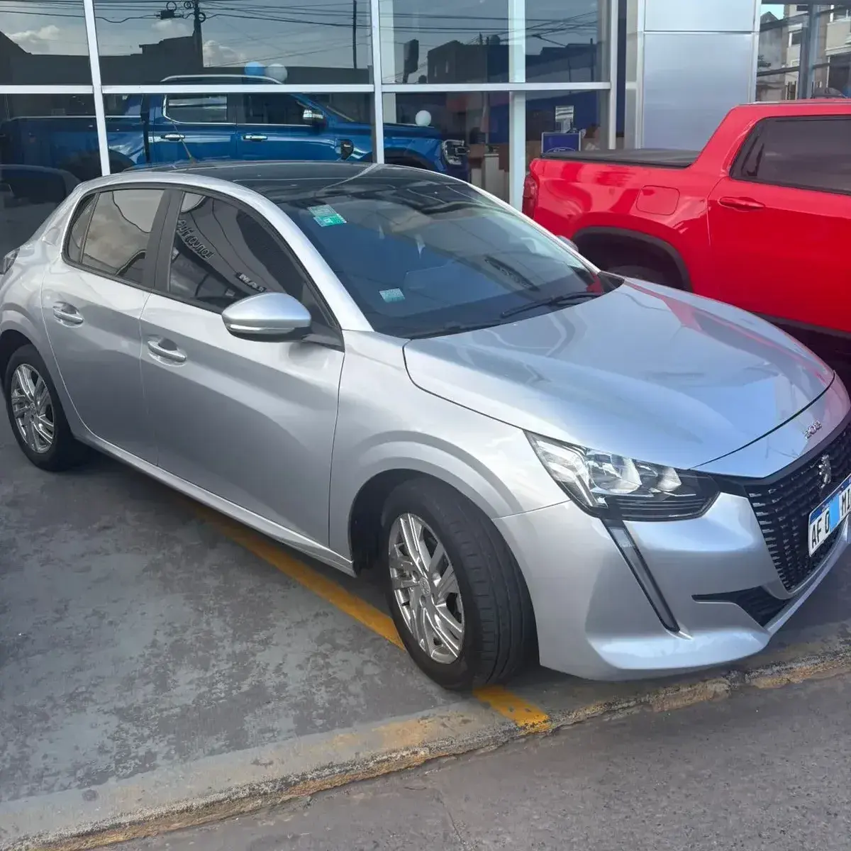 Peugeot 208 1.6L Active 2021 - foto 1
