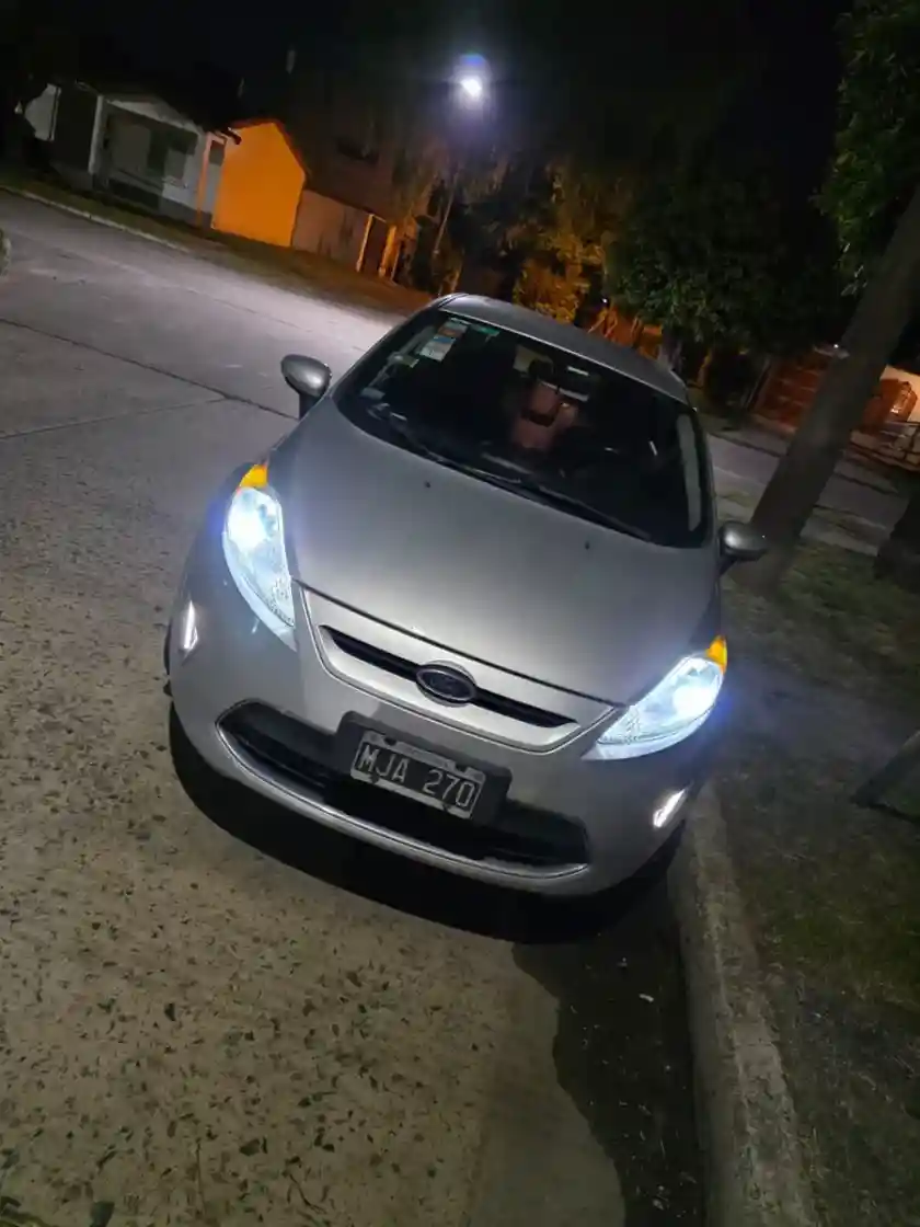 Ford Fiesta Kinetic 1.6 Titanium 120Cv 2013 - foto 2