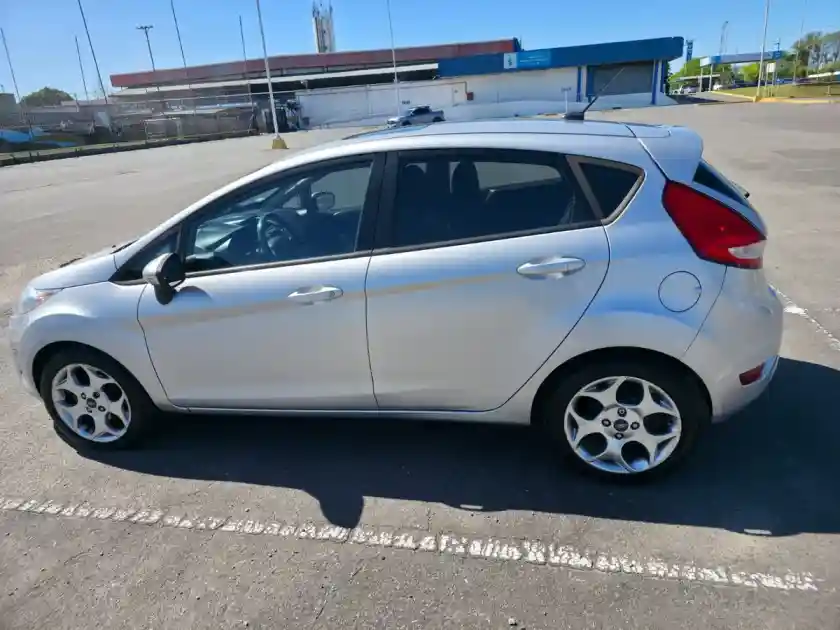 Ford Fiesta Kinetic 1.6 Titanium 120Cv 2013 - foto 3