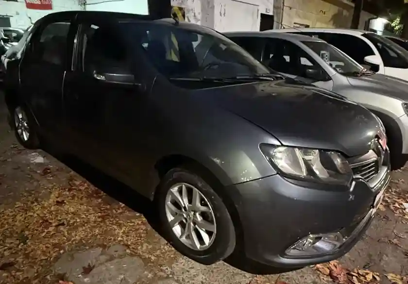 Renault Logan 1.6 Privilege 105Cv 2017 - foto 3